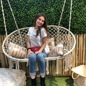 Meet your Posher, Eva